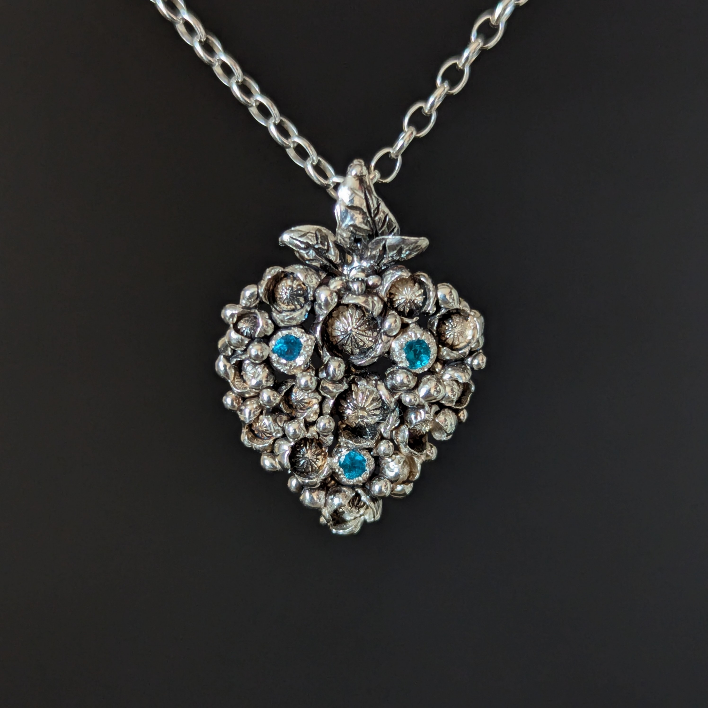 Pakabukas "Gėlių širdelė"