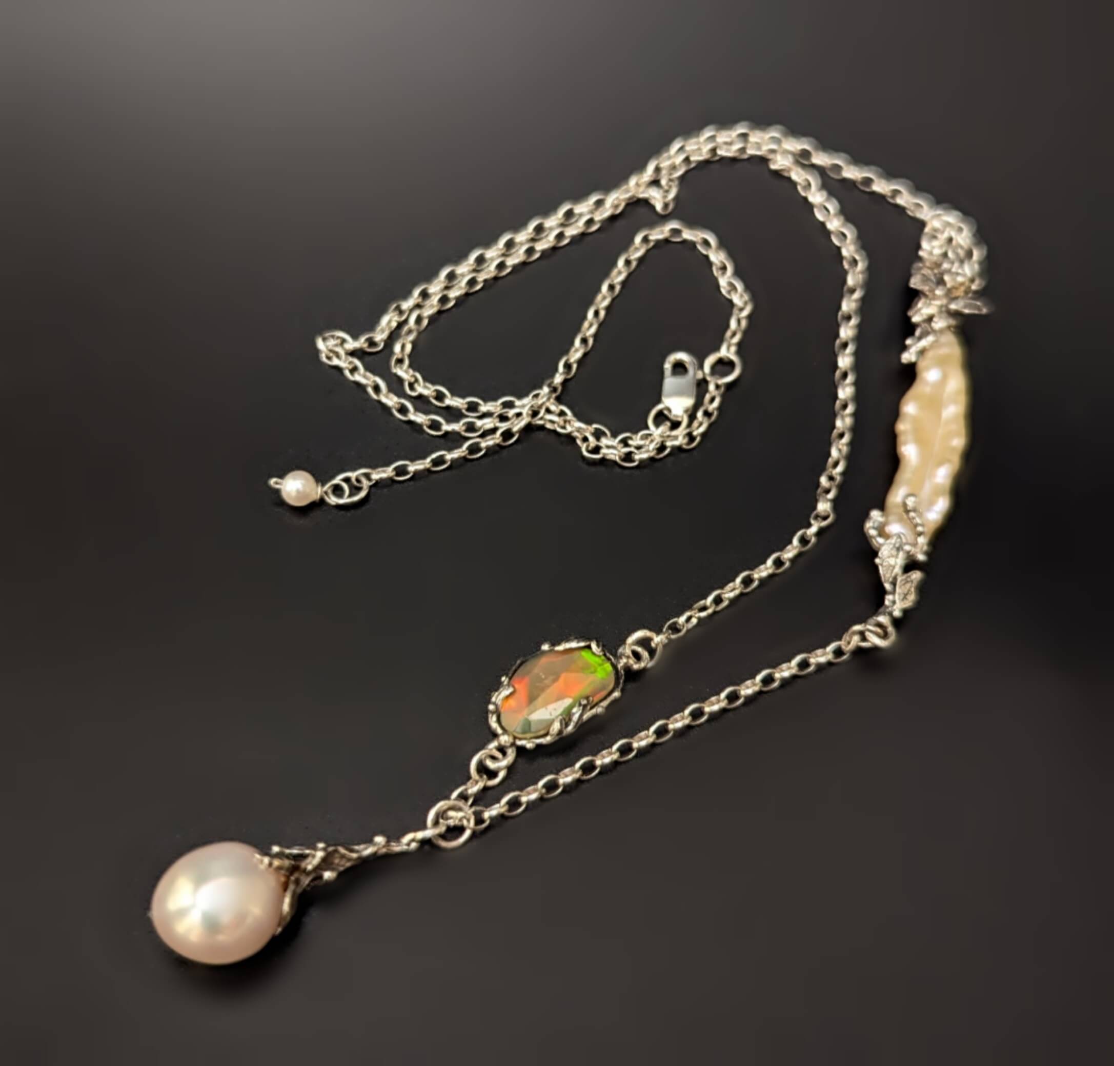 Originalus grandinėlės vėrinys su perlais ir opalu "Pastelinė elegancija"