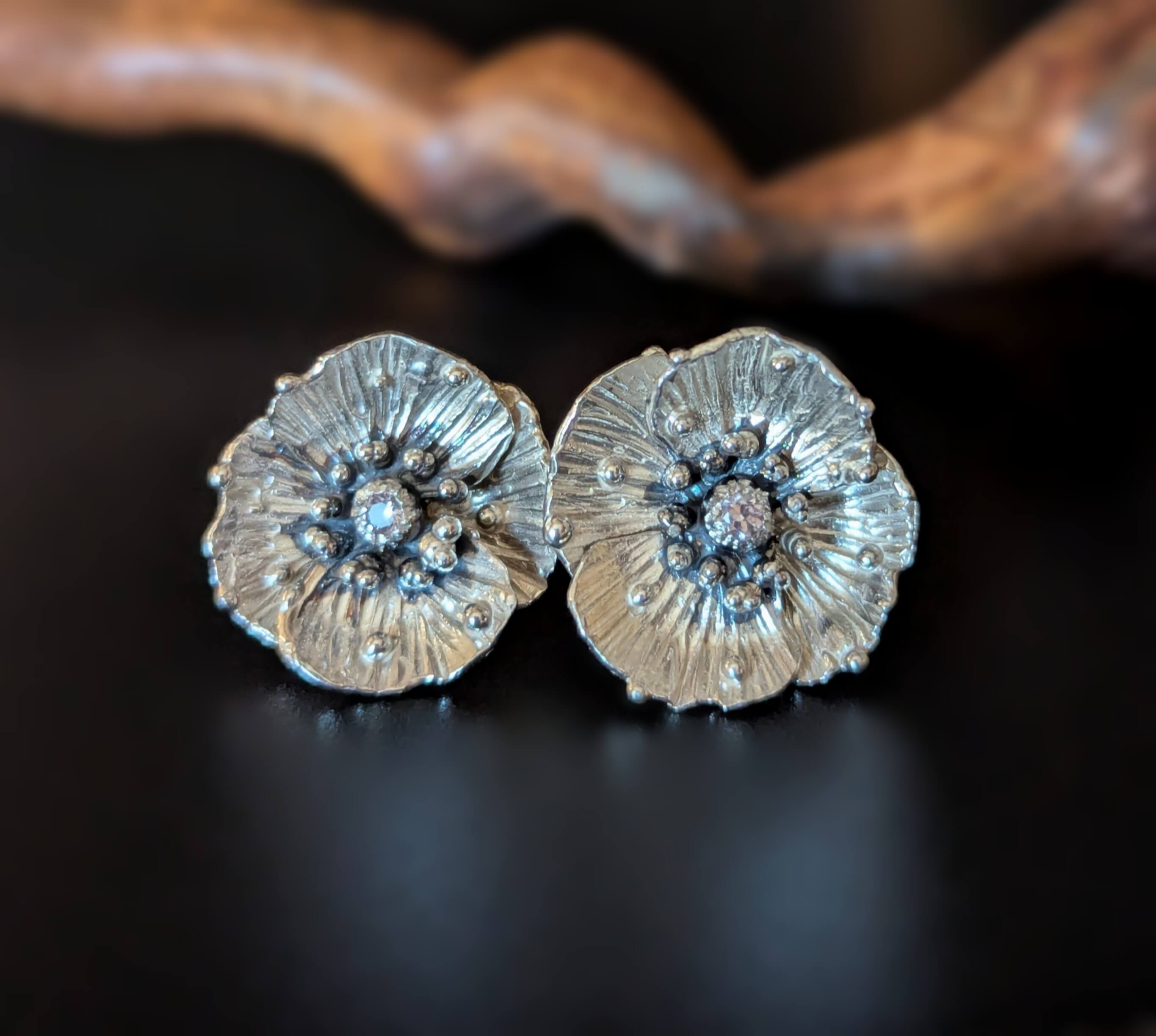 Sidabriniai auskarai "Ryto aguonėlės"