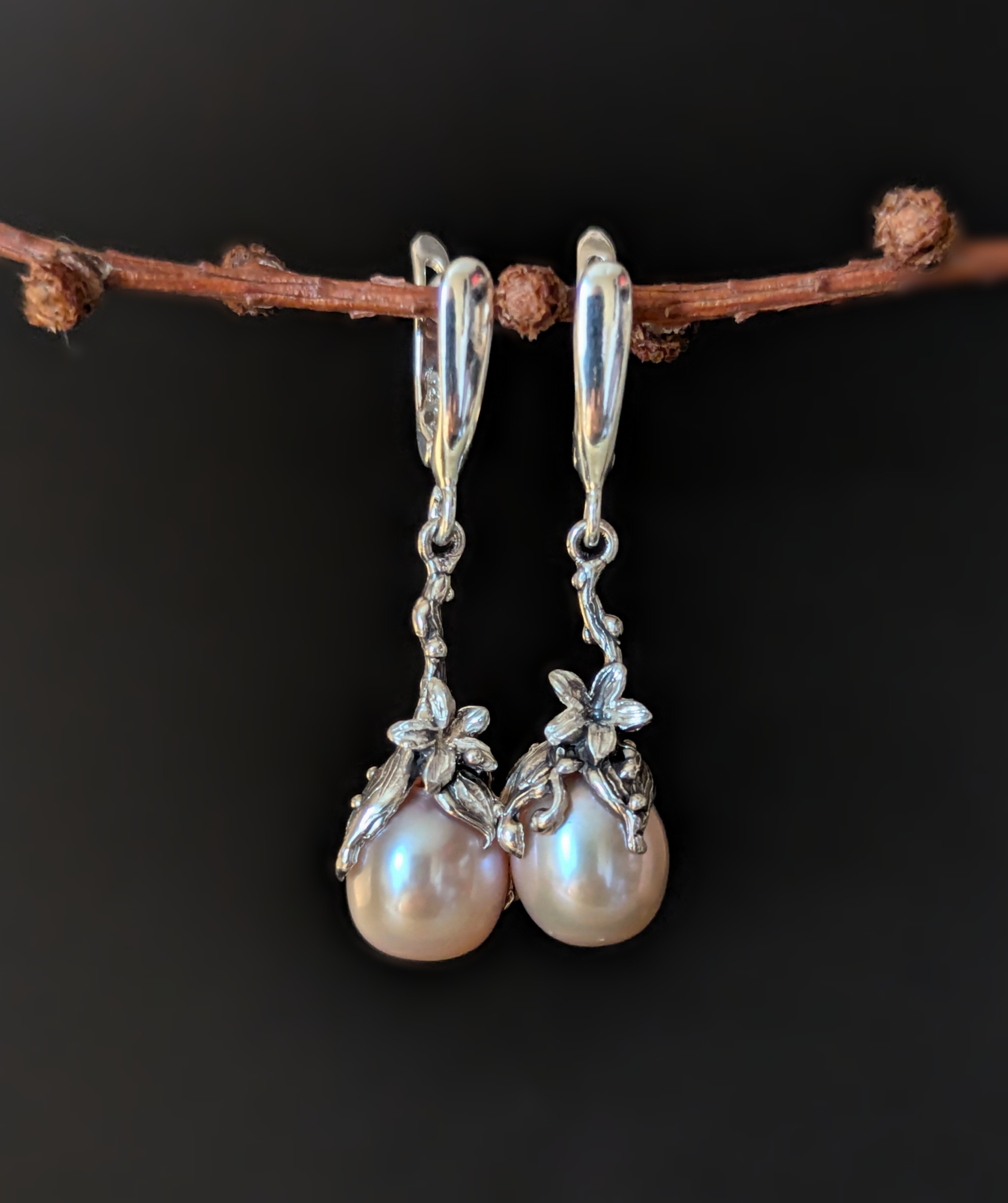 Sidabriniai auskarai su perlais "Perlų pumpurai"