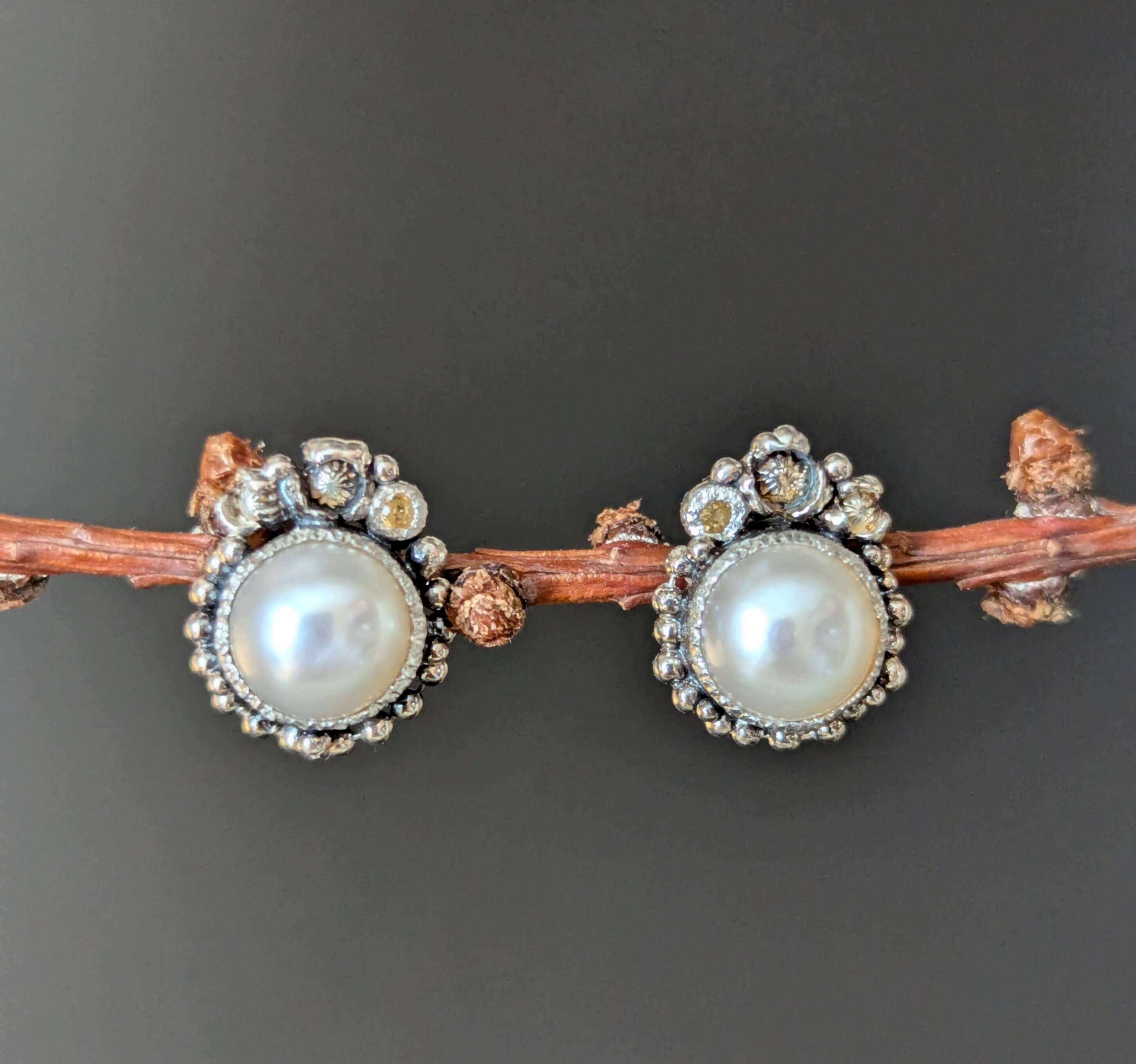 Auskarai su perlais "Tylieji"