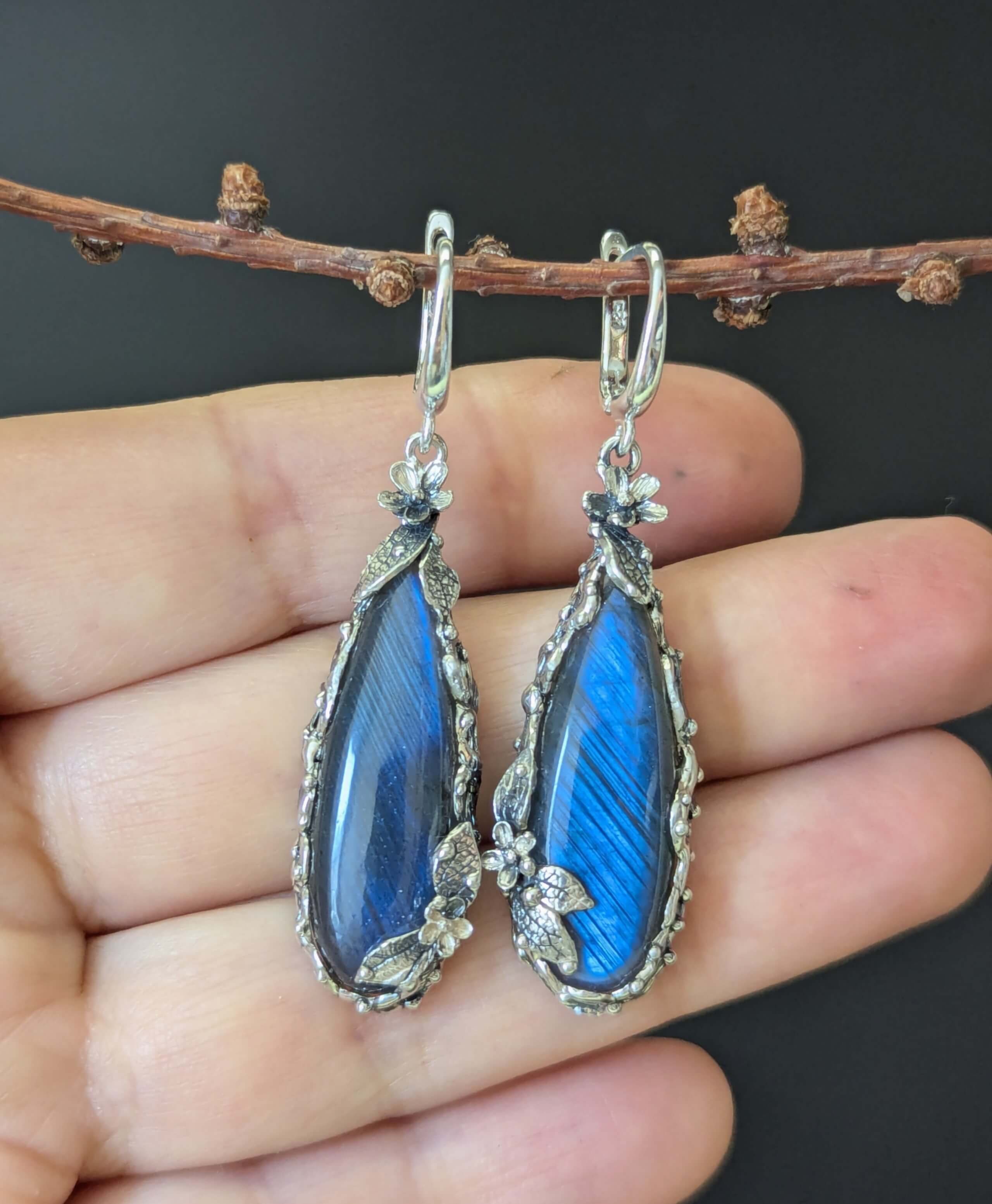 Auskarai su labradoritais "Pritvinkęs dangus"